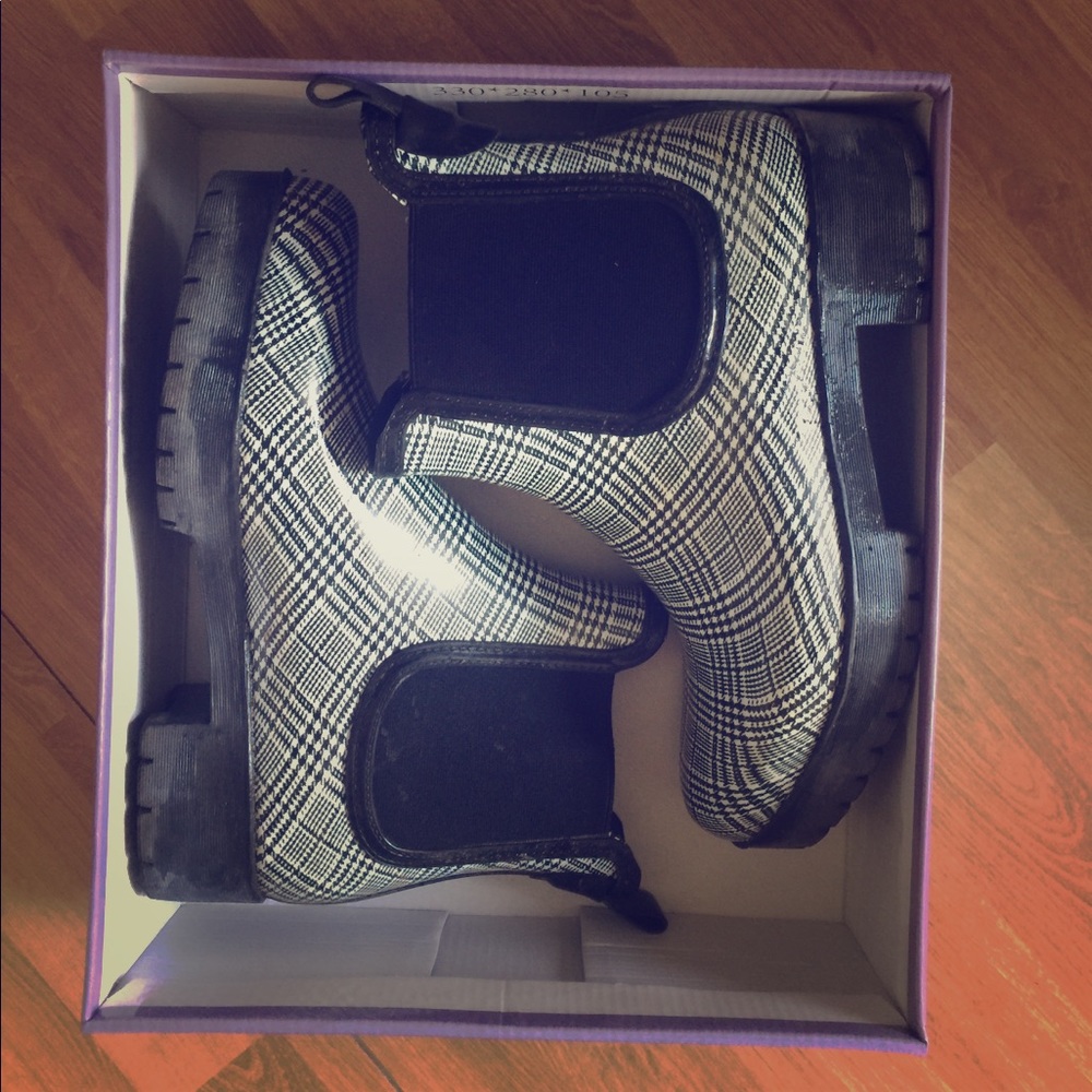 Jeffrey Campbell platform Chelsea rain boots
